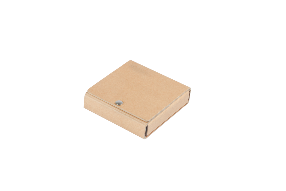 Diskette doosje met drukknoop gesloten